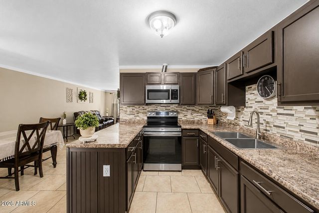 7346 W GLENROSA Avenue, Phoenix, AZ 85033