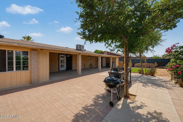 7346 W GLENROSA Avenue, Phoenix, AZ 85033