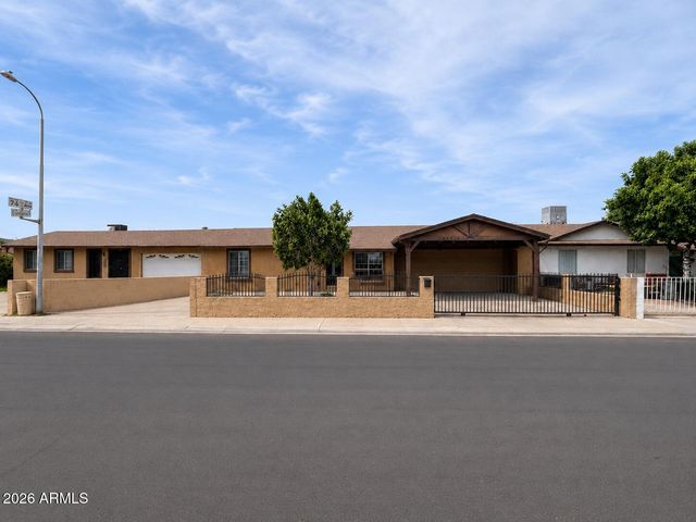 7346 W GLENROSA Avenue, Phoenix, AZ 85033