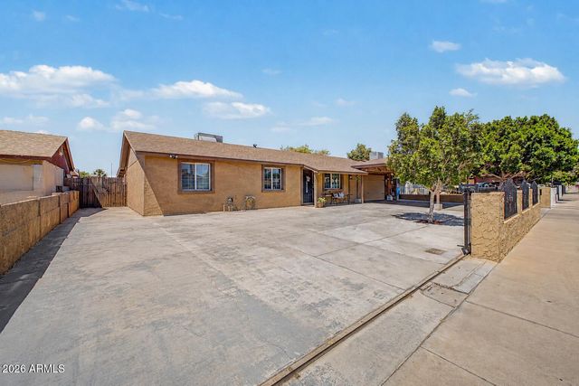 7346 W GLENROSA Avenue, Phoenix, AZ 85033