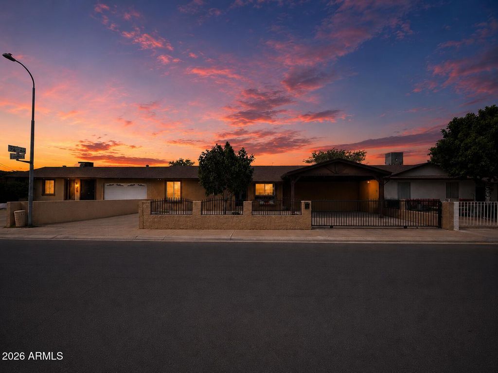 7346 W GLENROSA Avenue, Phoenix, AZ 85033