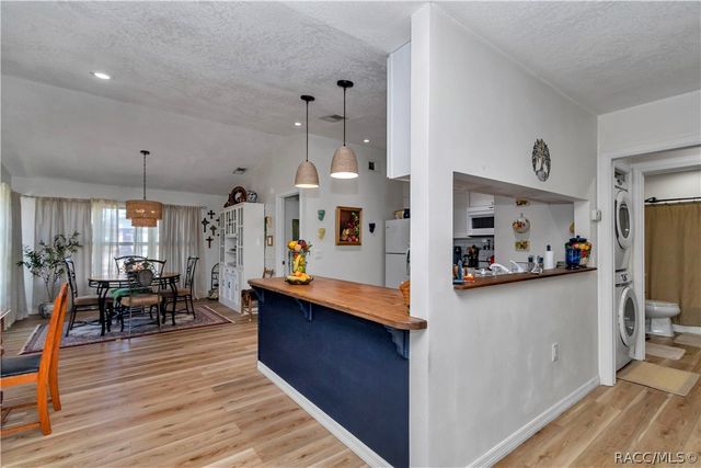 715 NE 12th Terrace, Crystal River, FL 34428