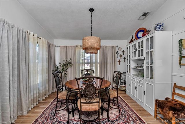 715 NE 12th Terrace, Crystal River, FL 34428