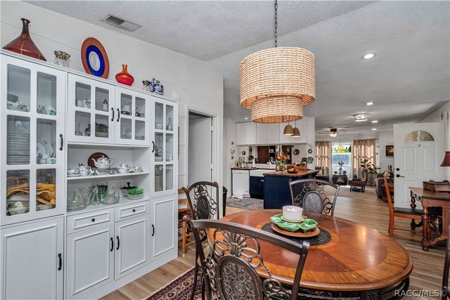 715 NE 12th Terrace, Crystal River, FL 34428