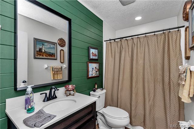 715 NE 12th Terrace, Crystal River, FL 34428