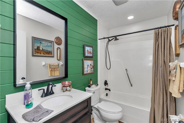 715 NE 12th Terrace, Crystal River, FL 34428