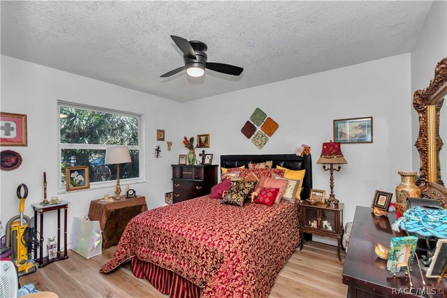 715 NE 12th Terrace, Crystal River, FL 34428