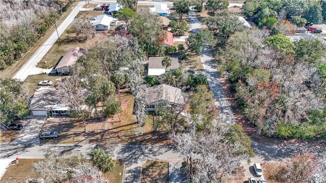 715 NE 12th Terrace, Crystal River, FL 34428
