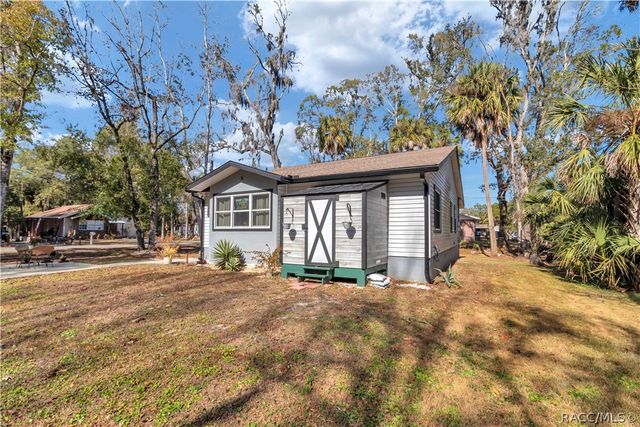 715 NE 12th Terrace, Crystal River, FL 34428