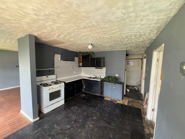 13150 S Forrestville Avenue, Chicago, IL 60827