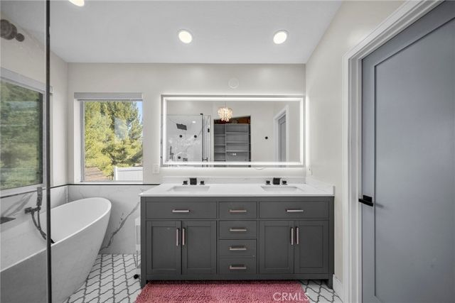 26508 Isabella, Canyon Country, CA 91351