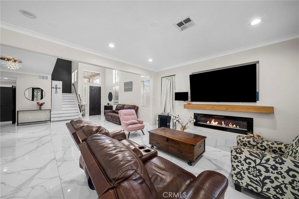 Image 8 of property listing at 26508 Isabella, Canyon Country, CA 91351