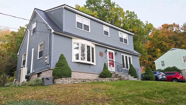 2 Oakdale Avenue, Nashua, NH 03062