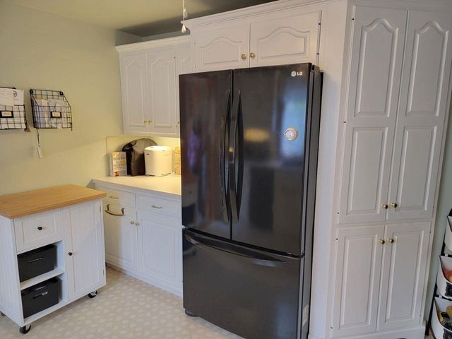 2 Oakdale Avenue, Nashua, NH 03062