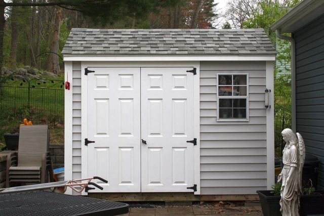 2 Oakdale Avenue, Nashua, NH 03062