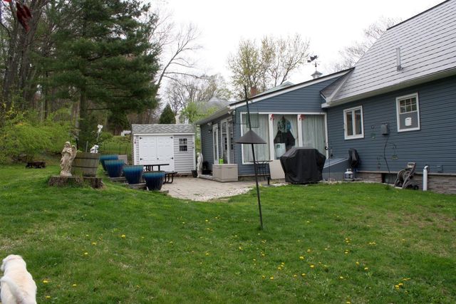 2 Oakdale Avenue, Nashua, NH 03062