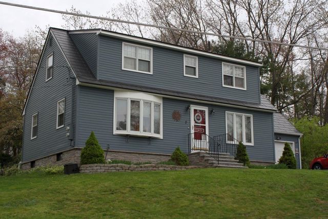 2 Oakdale Avenue, Nashua, NH 03062