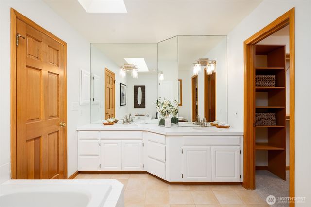 23837 SE 45th Street, Sammamish, WA 98029