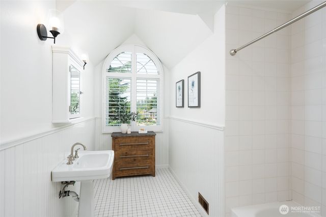 23837 SE 45th Street, Sammamish, WA 98029