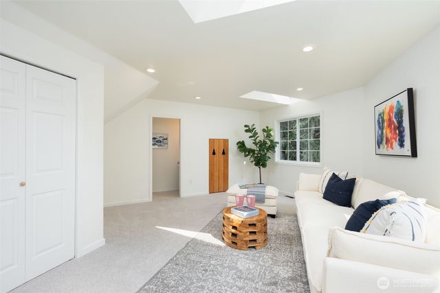 23837 SE 45th Street, Sammamish, WA 98029