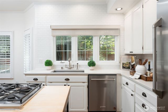 23837 SE 45th Street, Sammamish, WA 98029