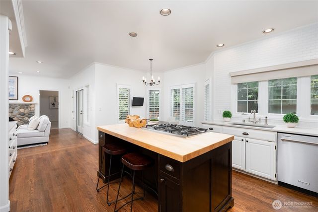 23837 SE 45th Street, Sammamish, WA 98029