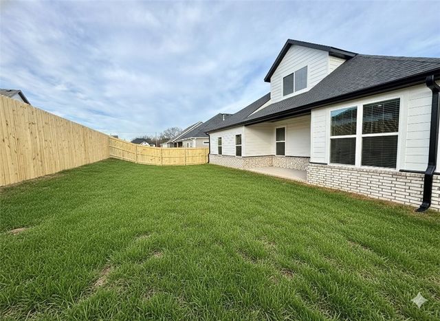 5909 SW Bear Creek Avenue, Bentonville, AR 72713