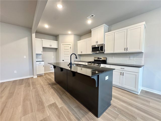 5909 SW Bear Creek Avenue, Bentonville, AR 72713