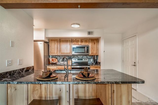 8853 Colorado Boulevard 306, Thornton, CO 80229