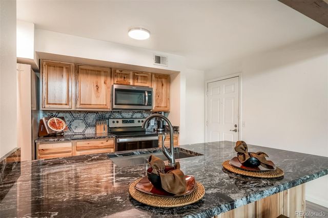8853 Colorado Boulevard 306, Thornton, CO 80229