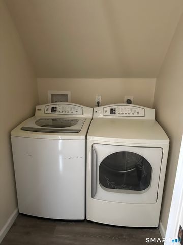 567 Howe Avenue, Shelton, CT 06484