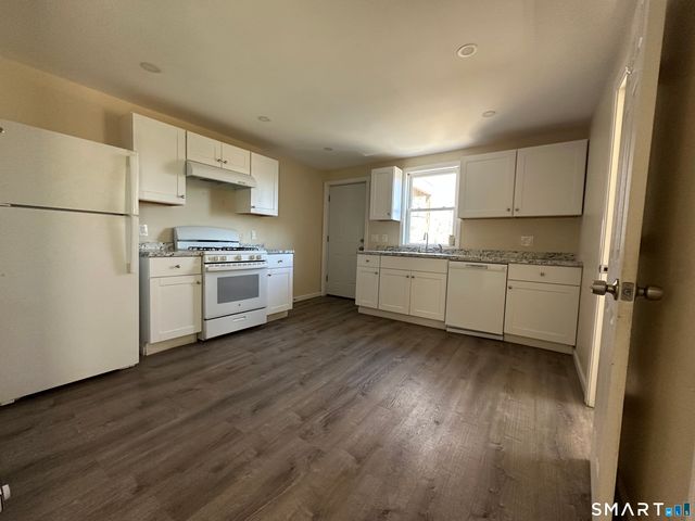 567 Howe Avenue, Shelton, CT 06484