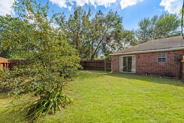 220 N William Barnett Avenue, Cleveland, TX 77327