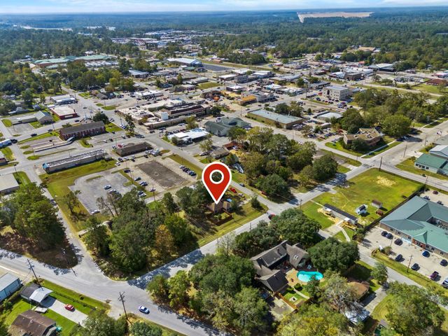 220 N William Barnett Avenue, Cleveland, TX 77327