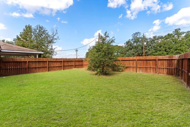 220 N William Barnett Avenue, Cleveland, TX 77327