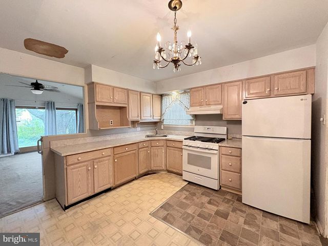 172 BALA DR, Somers Point, NJ 08244