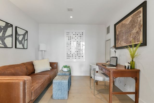 40 Traveler St 710, Boston, MA 02118