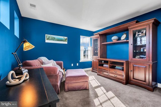 2707 SHEFFIELD DR, Easton, PA 18040