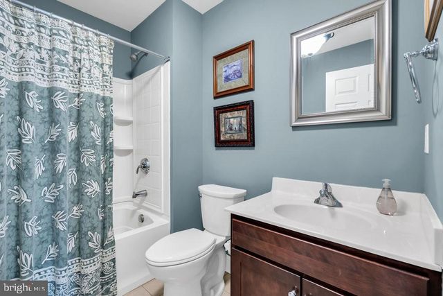 2707 SHEFFIELD DR, Easton, PA 18040