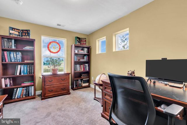 2707 SHEFFIELD DR, Easton, PA 18040