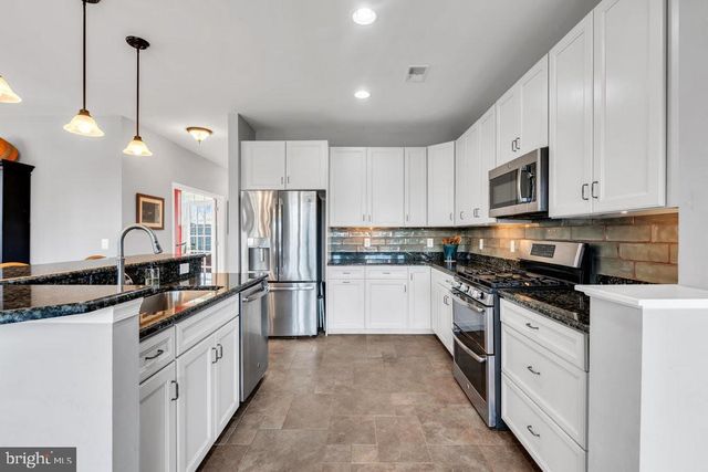 2707 SHEFFIELD DR, Easton, PA 18040