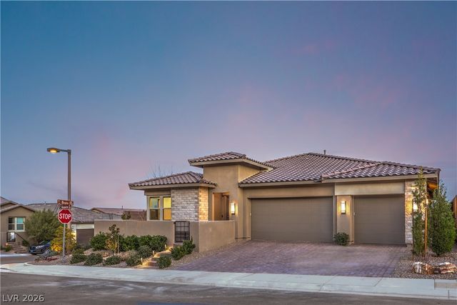 210 Medianoche Street, Las Vegas, NV 89138