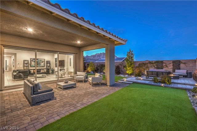 210 Medianoche Street, Las Vegas, NV 89138