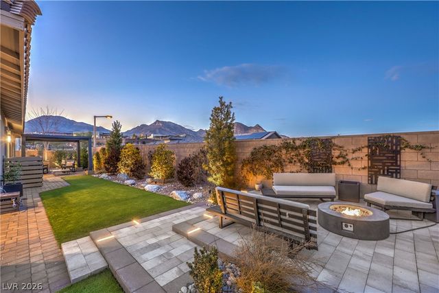 210 Medianoche Street, Las Vegas, NV 89138