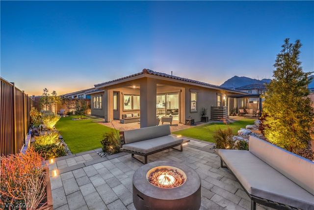 210 Medianoche Street, Las Vegas, NV 89138