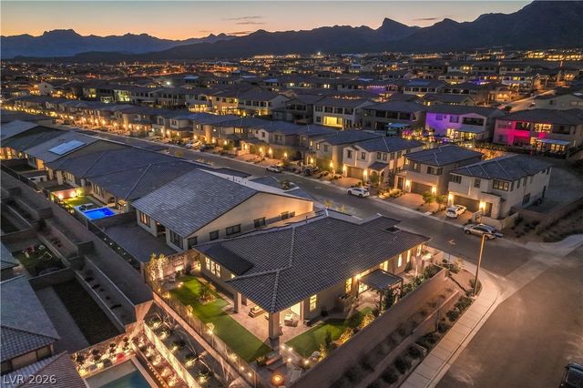 210 Medianoche Street, Las Vegas, NV 89138