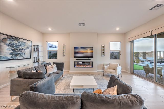 210 Medianoche Street, Las Vegas, NV 89138