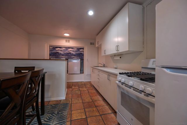 444 Avalon Dr., Vista, CA 92084