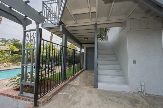 444 Avalon Dr., Vista, CA 92084