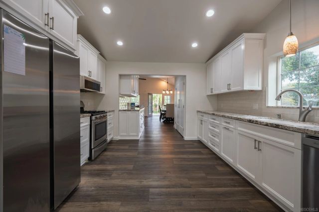 444 Avalon Dr., Vista, CA 92084